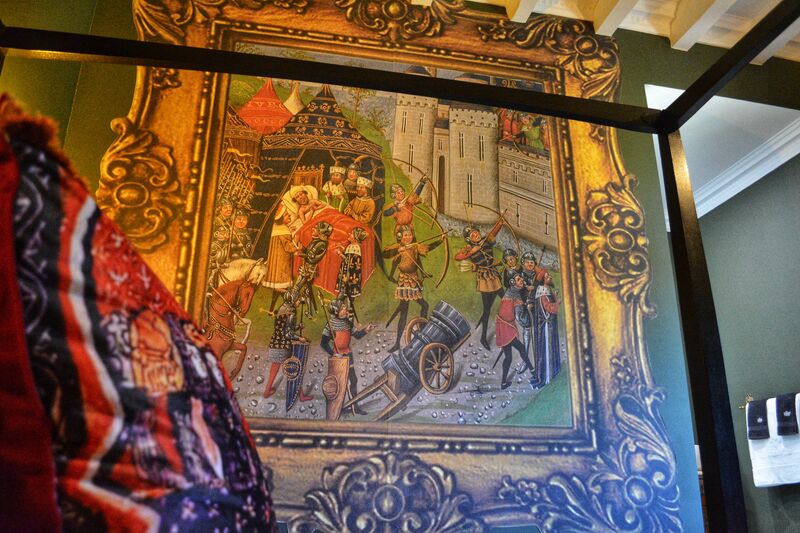 7 Bertrand Pillow 7 Bertrand Pillow