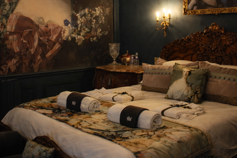 2 Pompadour Bed 1 2 Pompadour Bed 1