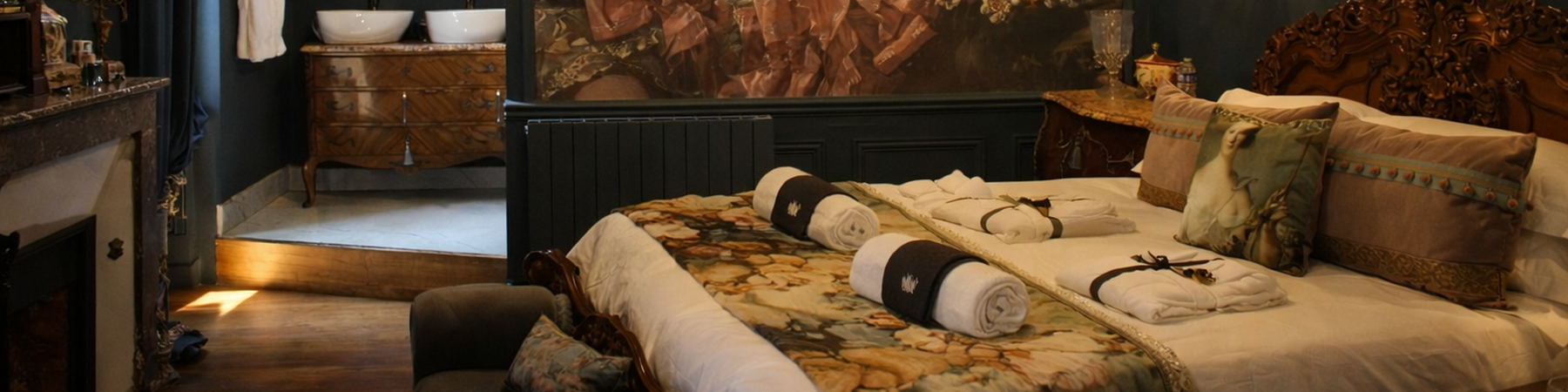 3 Pompadour Bed 2 3 Pompadour Bed 2