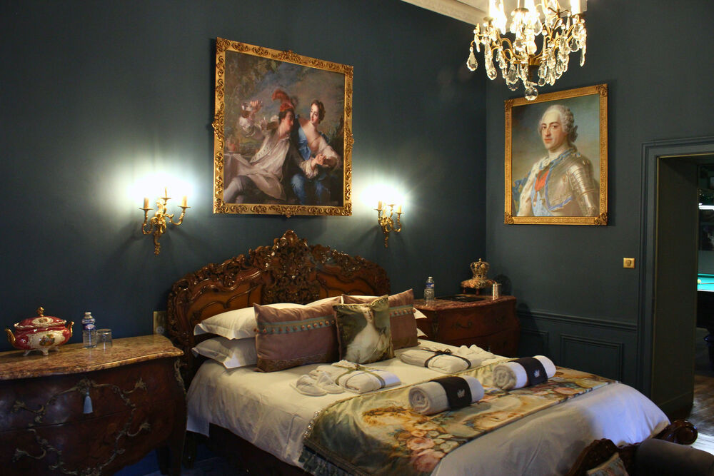 4 Pompadour Bed 3 4 Pompadour Bed 3