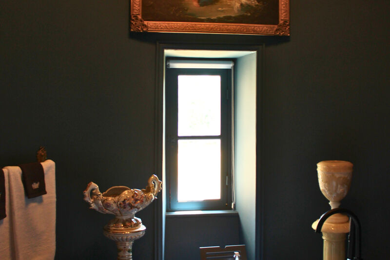 6 Pompadour Bath 6 Pompadour Bath